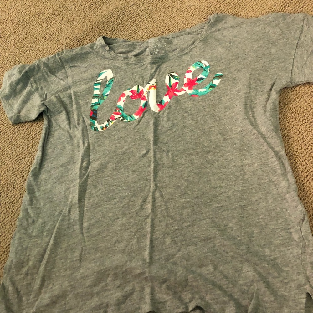 ‘love’ shirt